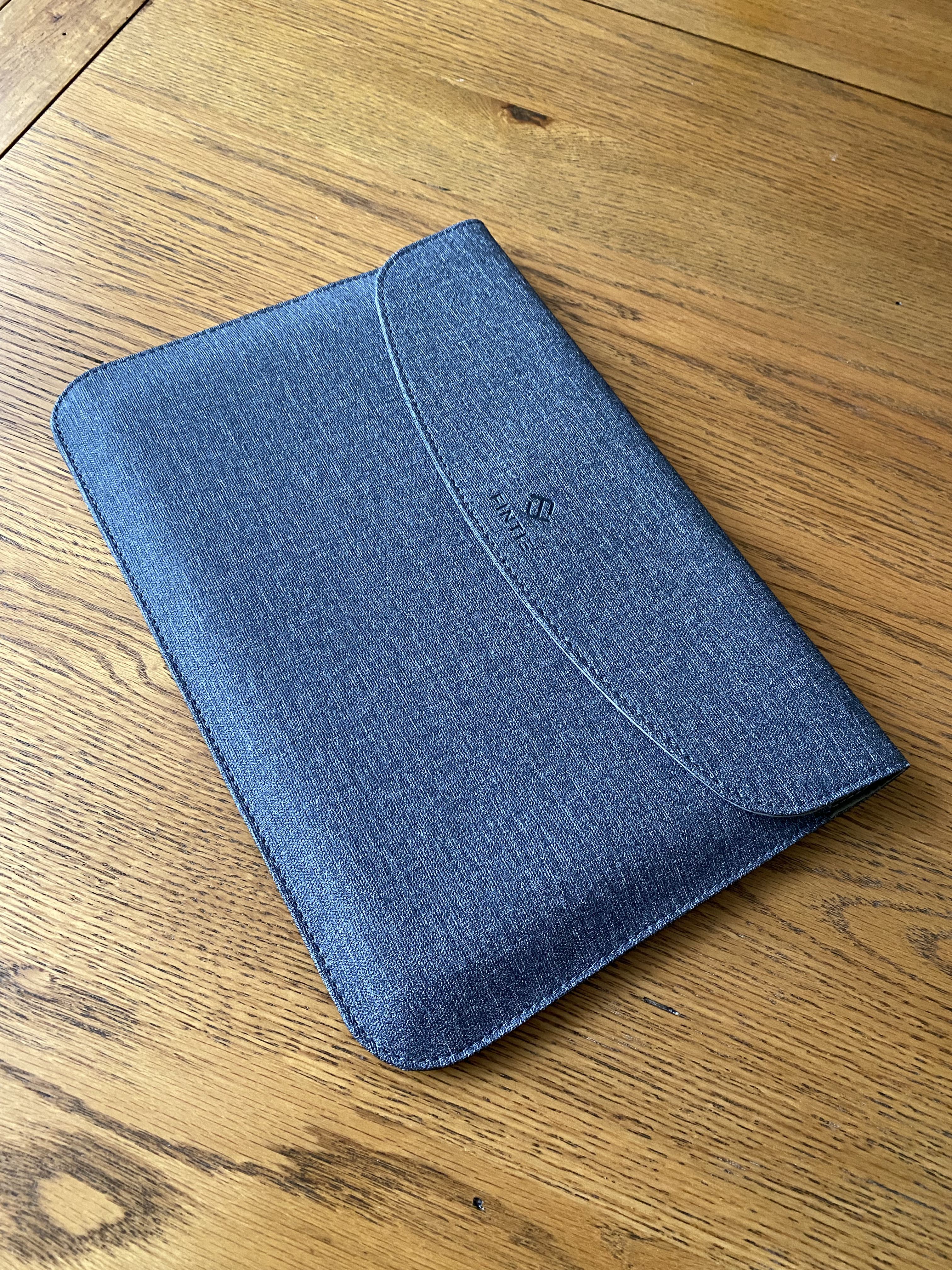 coffee-shop-computer-case.jpg