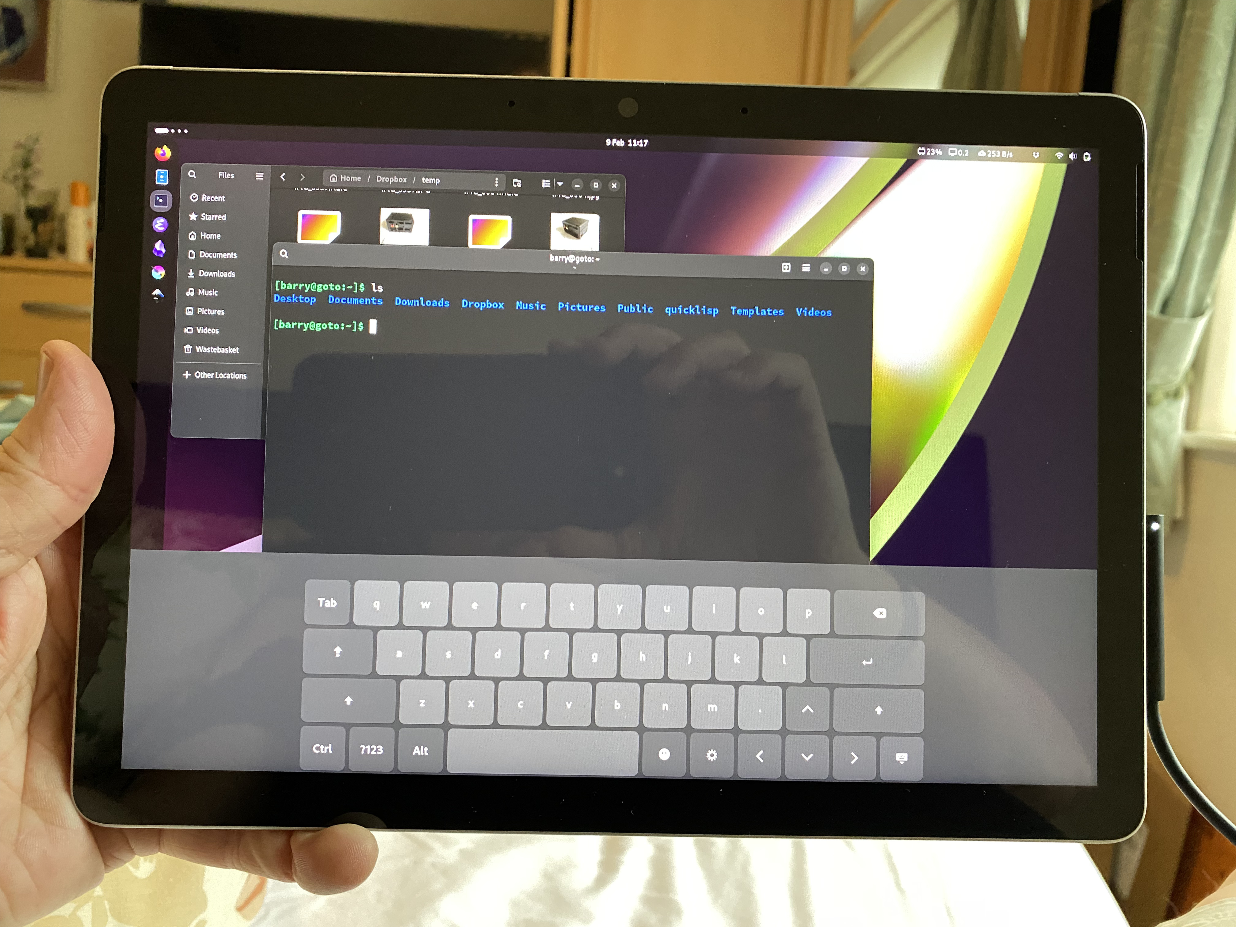coffee-shop-computer-tablet.jpg